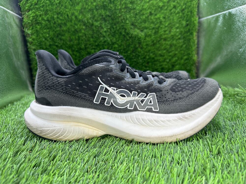 Hoka One One Mach 6 1147810-BWHT Athletic Sneaker Women's 8B Black Jacquard Gym